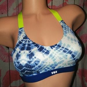 Victoria's Secret VSX sport bra lightweight